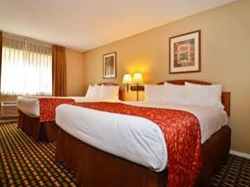 Hotel Western Kettleman & 3*