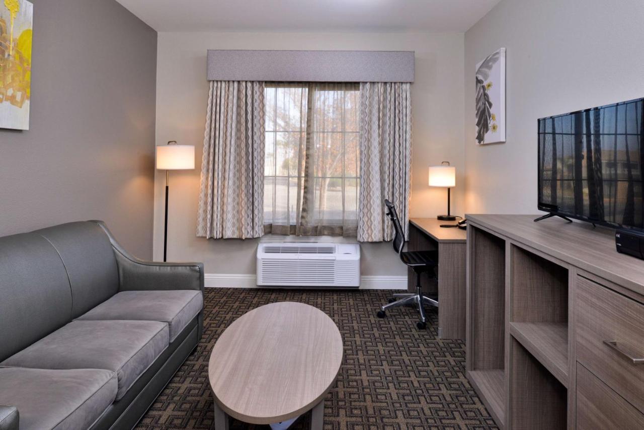 Western Kettleman & Hotel