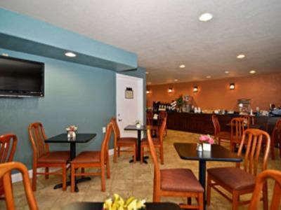 Hotel Western Kettleman & 3*
