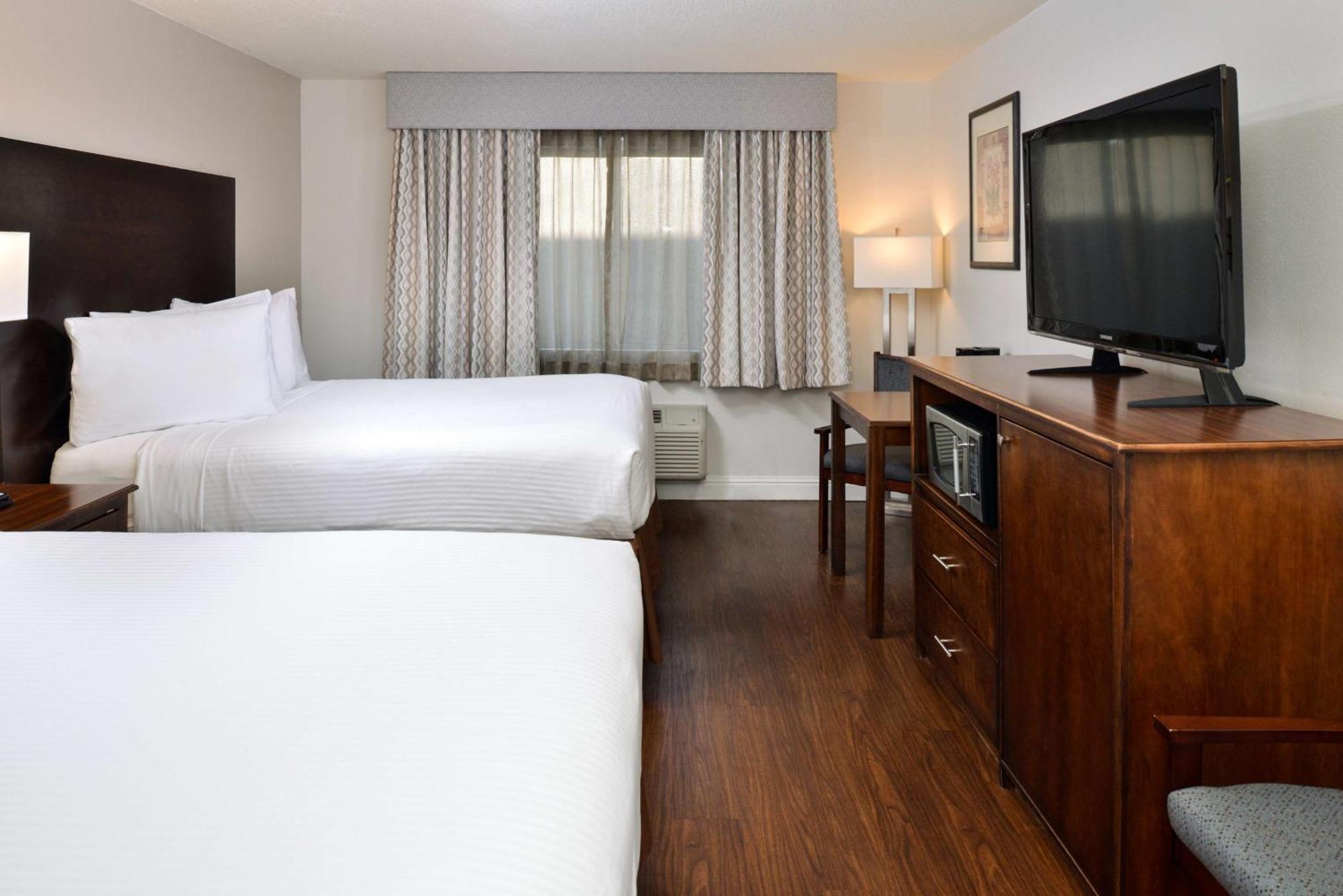 Western Kettleman & Hotel