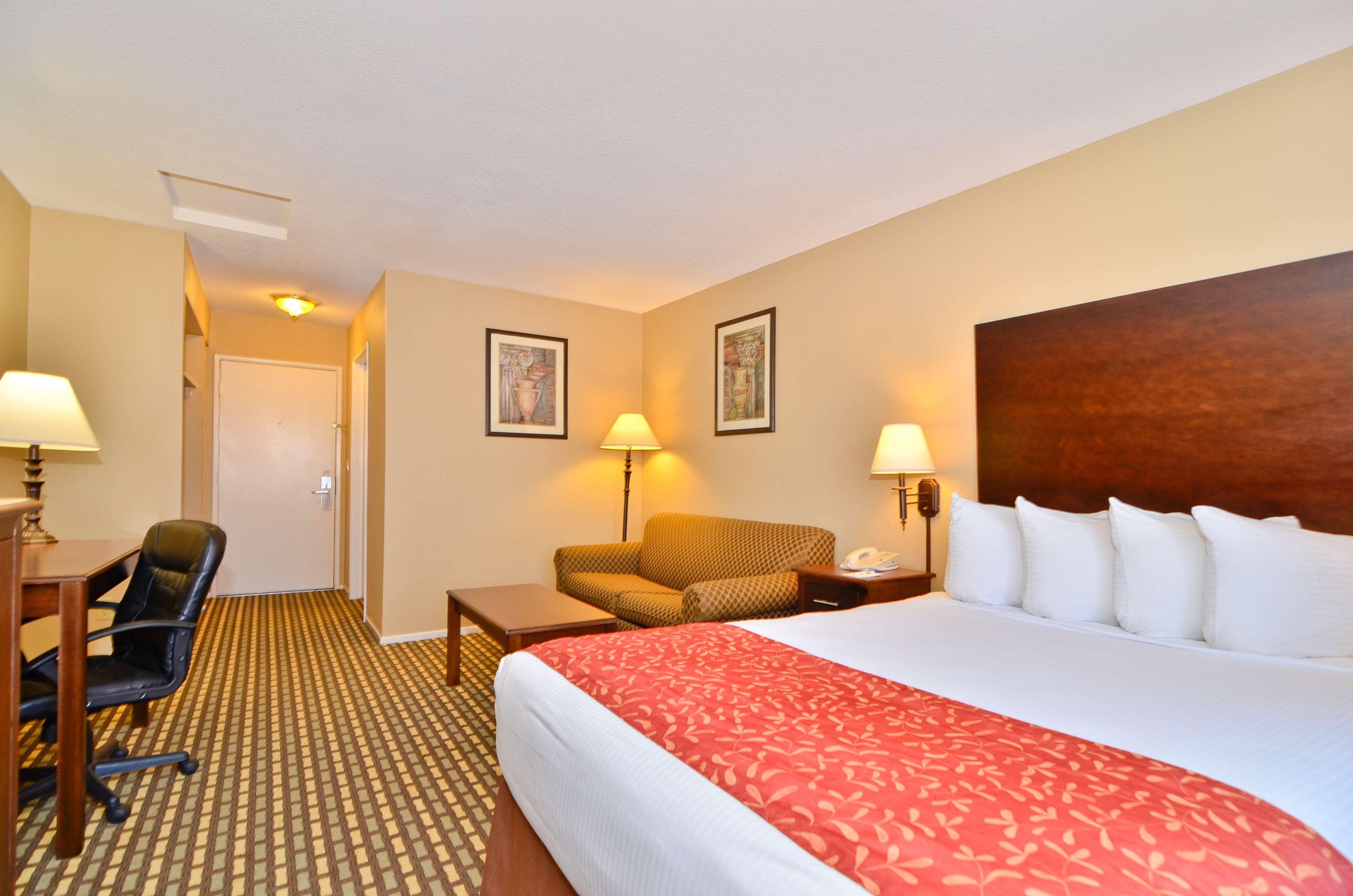 Western Kettleman & Hotel