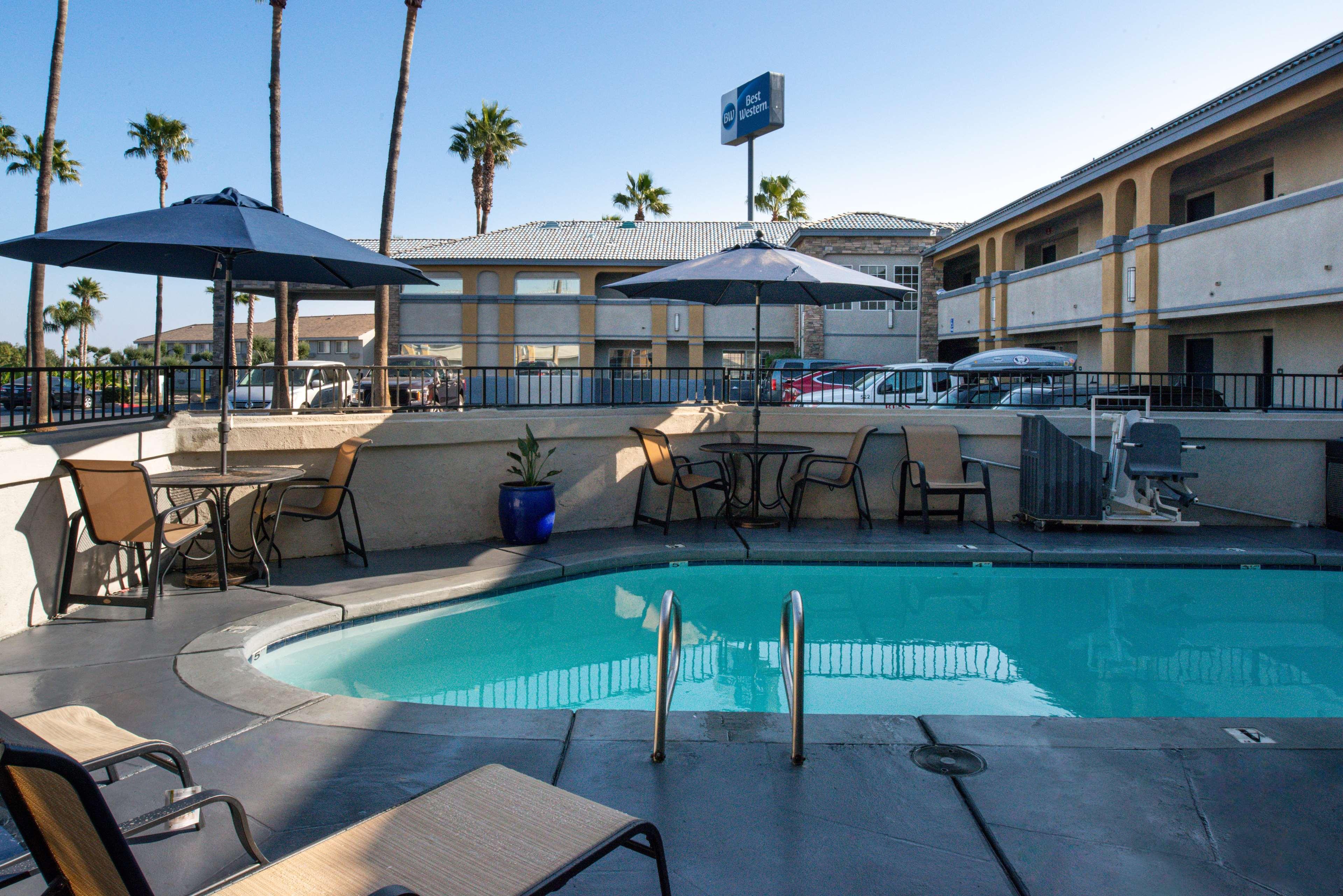 Hotel Western Kettleman & 3*